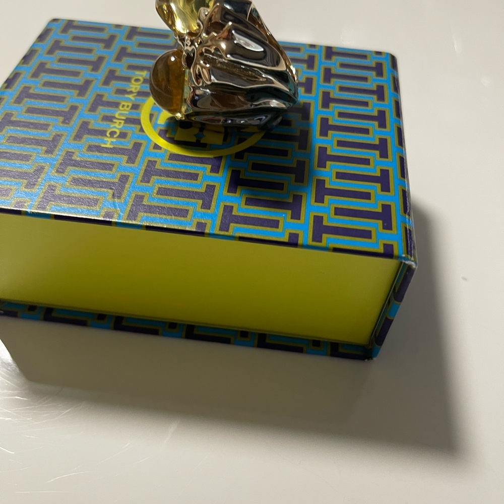 Ring - Picture 4 of 6